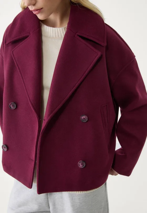 Короткое двубортное пальто