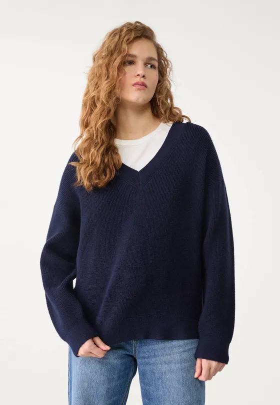 Свитер из фетра с V-образным вырезом