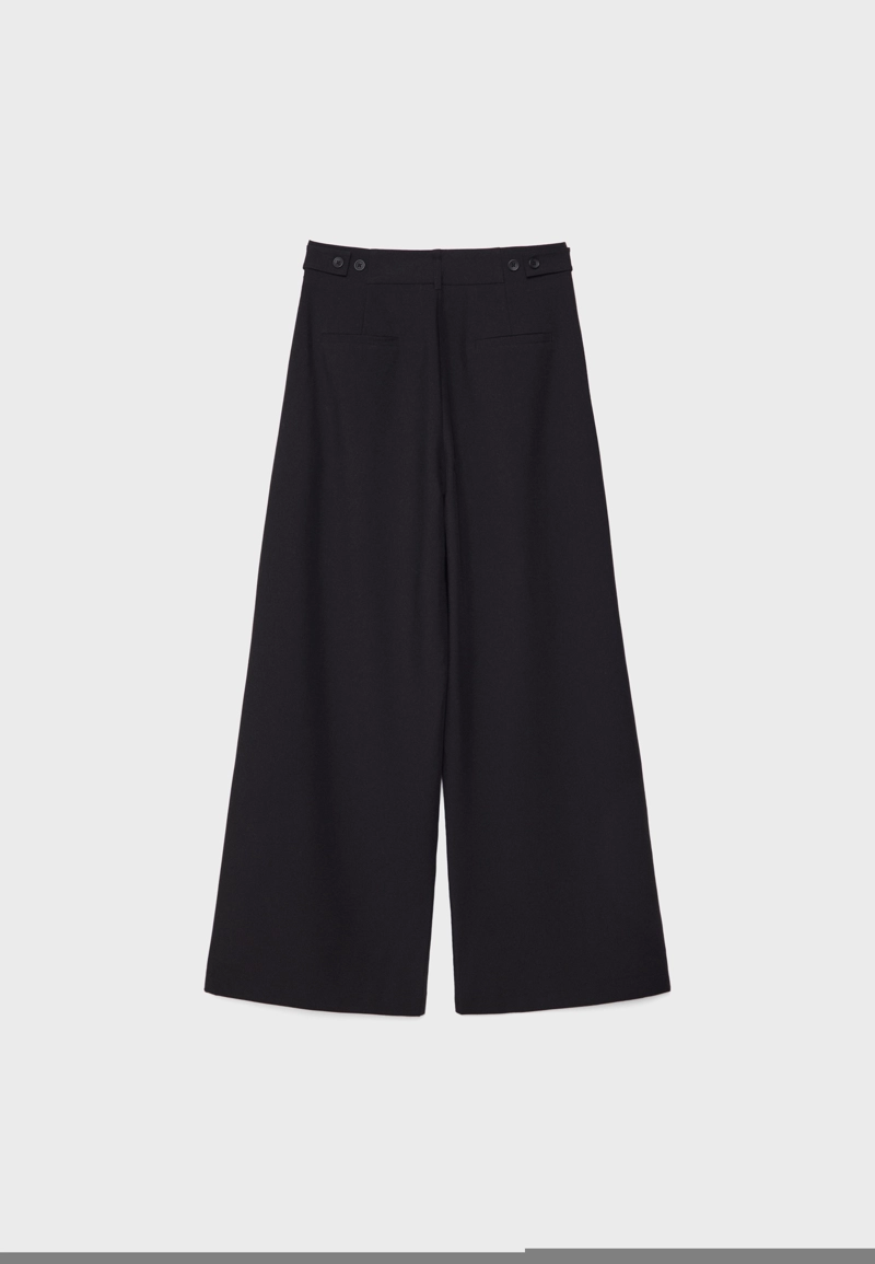 Регулируемые брюки с очень широкими штанинами