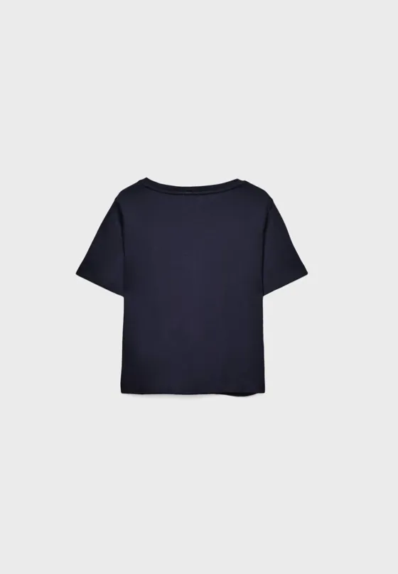 Базовая футболка классического кроя из плотной ткани