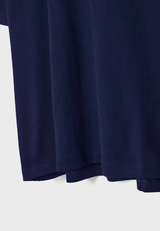 Базовая футболка оверсайз из плотной ткани