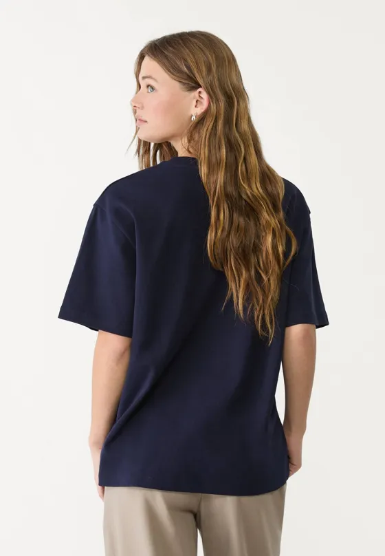 Базовая футболка оверсайз из плотной ткани