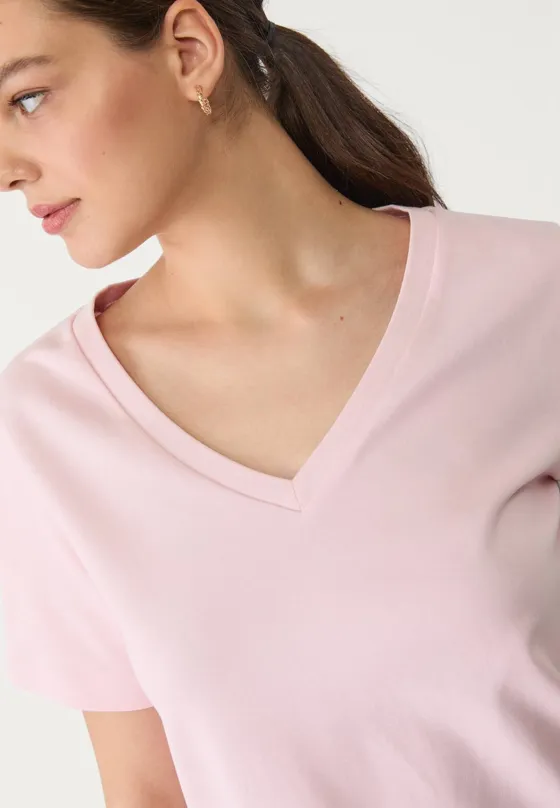 Базовая футболка классического кроя из плотной ткани