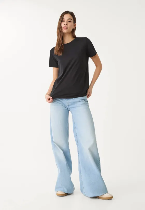 Набор из двух базовых футболок классического кроя с круглым вырезом