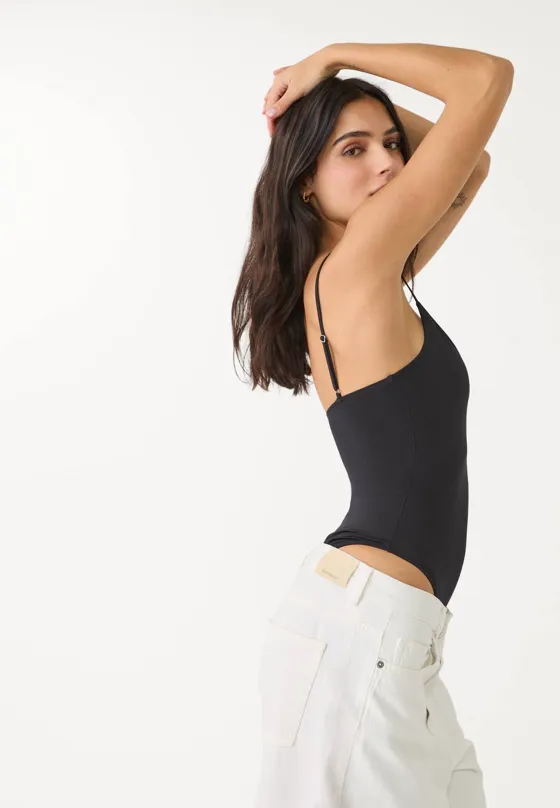 Базовое боди на бретелях