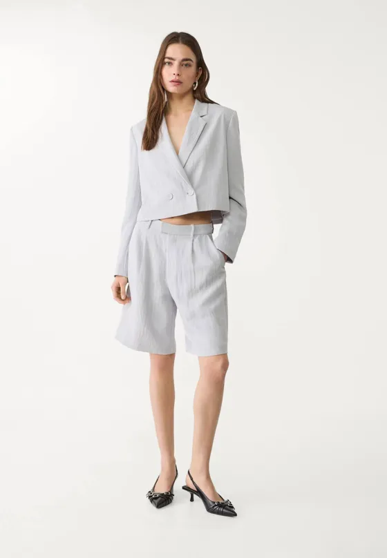 Укороченный блейзер с завязками сзади