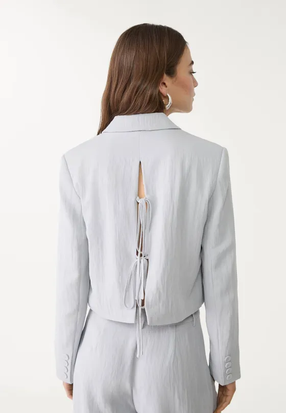 Укороченный блейзер с завязками сзади