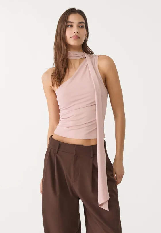 Топ из полупрозрачной ткани асимметричного кроя с шарфом