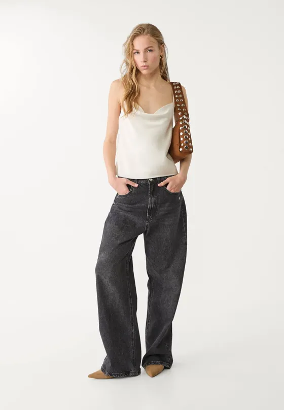 Топ из сатина на бретелях