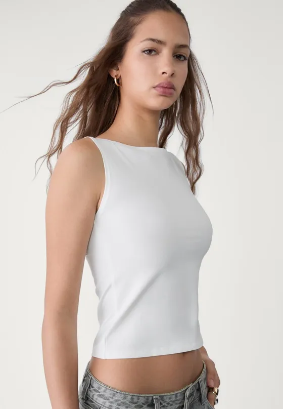 Футболка с вырезом “лодочка” без рукавов