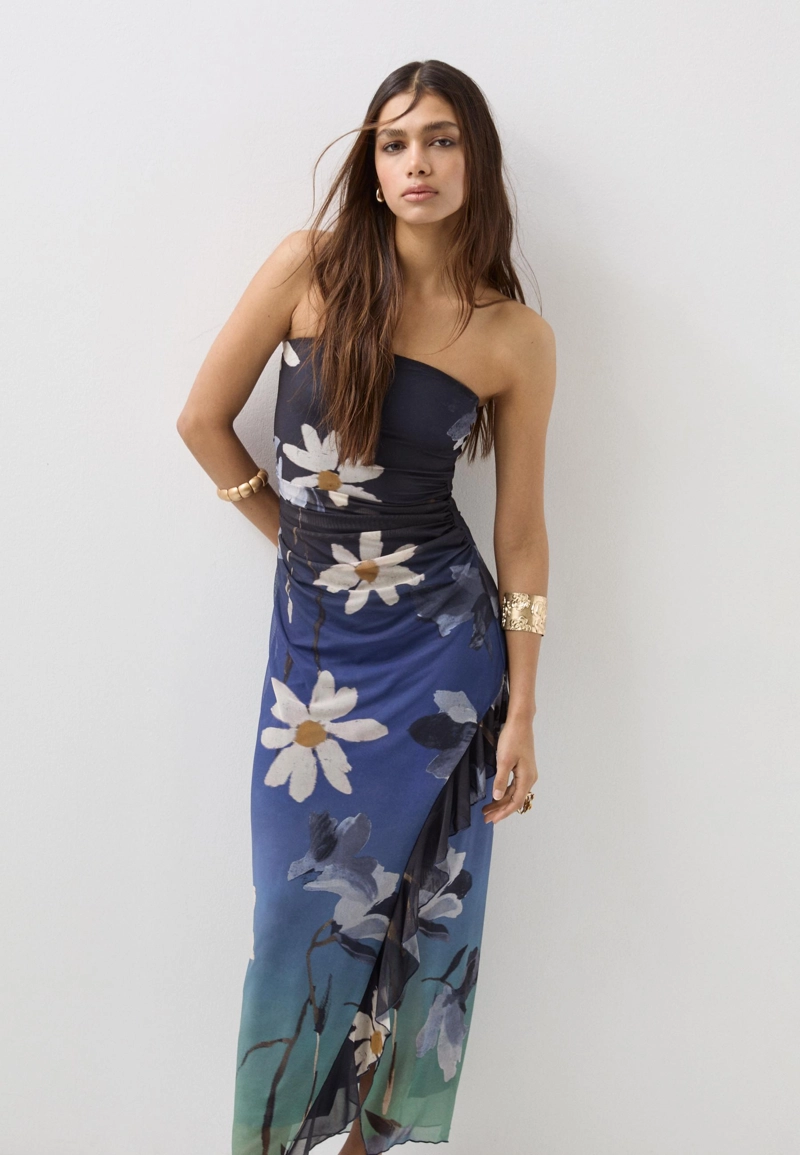 Сандалии на плоской подошве с заклепками