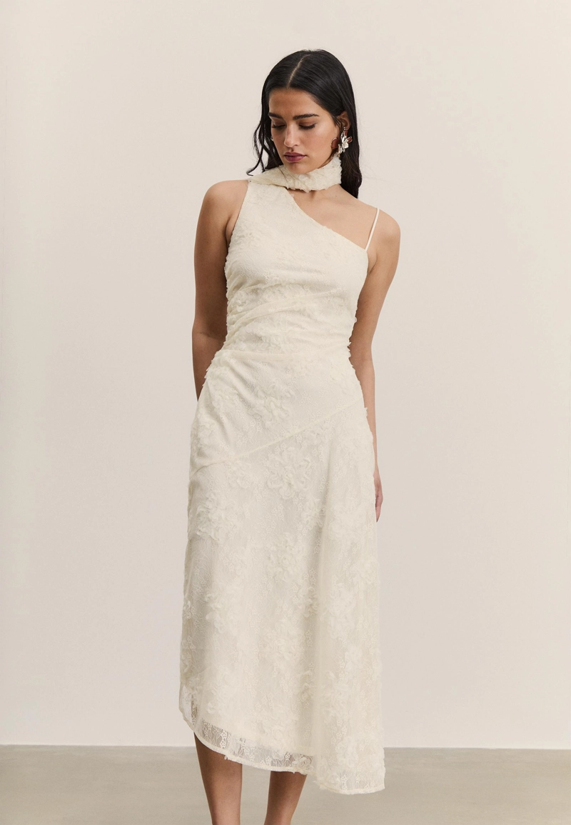 Сандалии с отделкой стразами