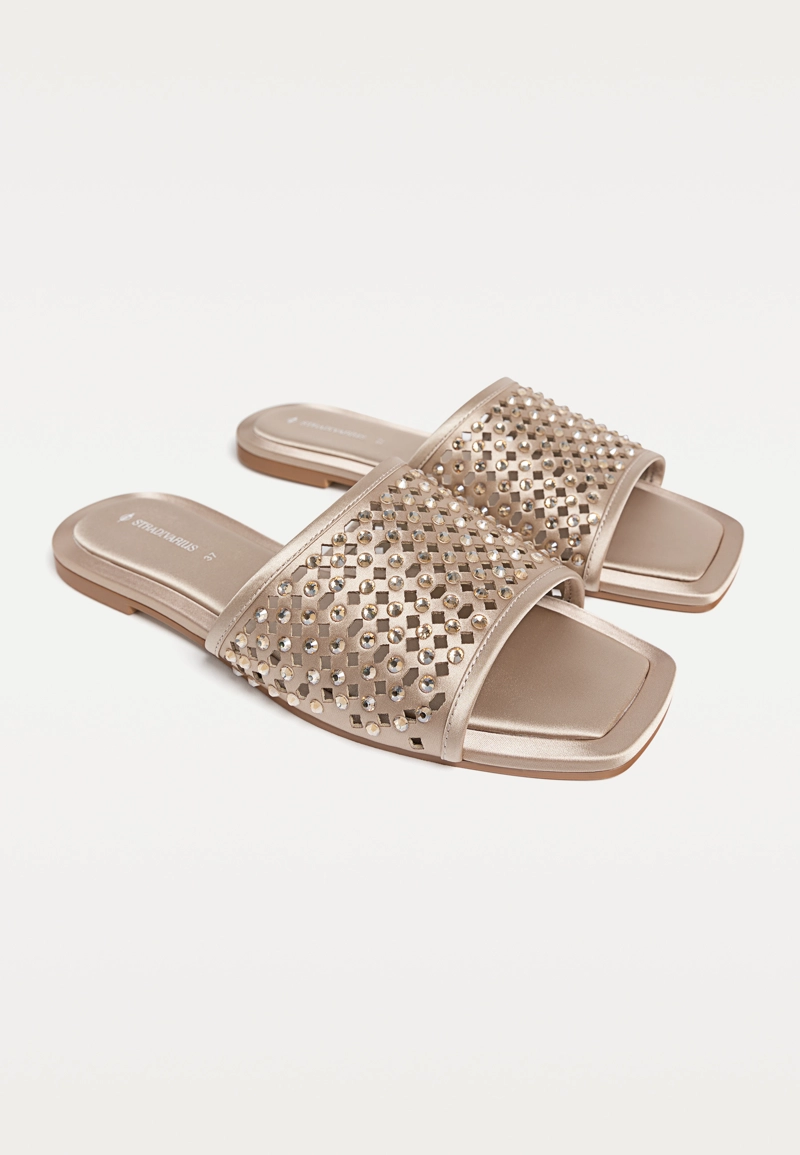 Босоножки со стразами