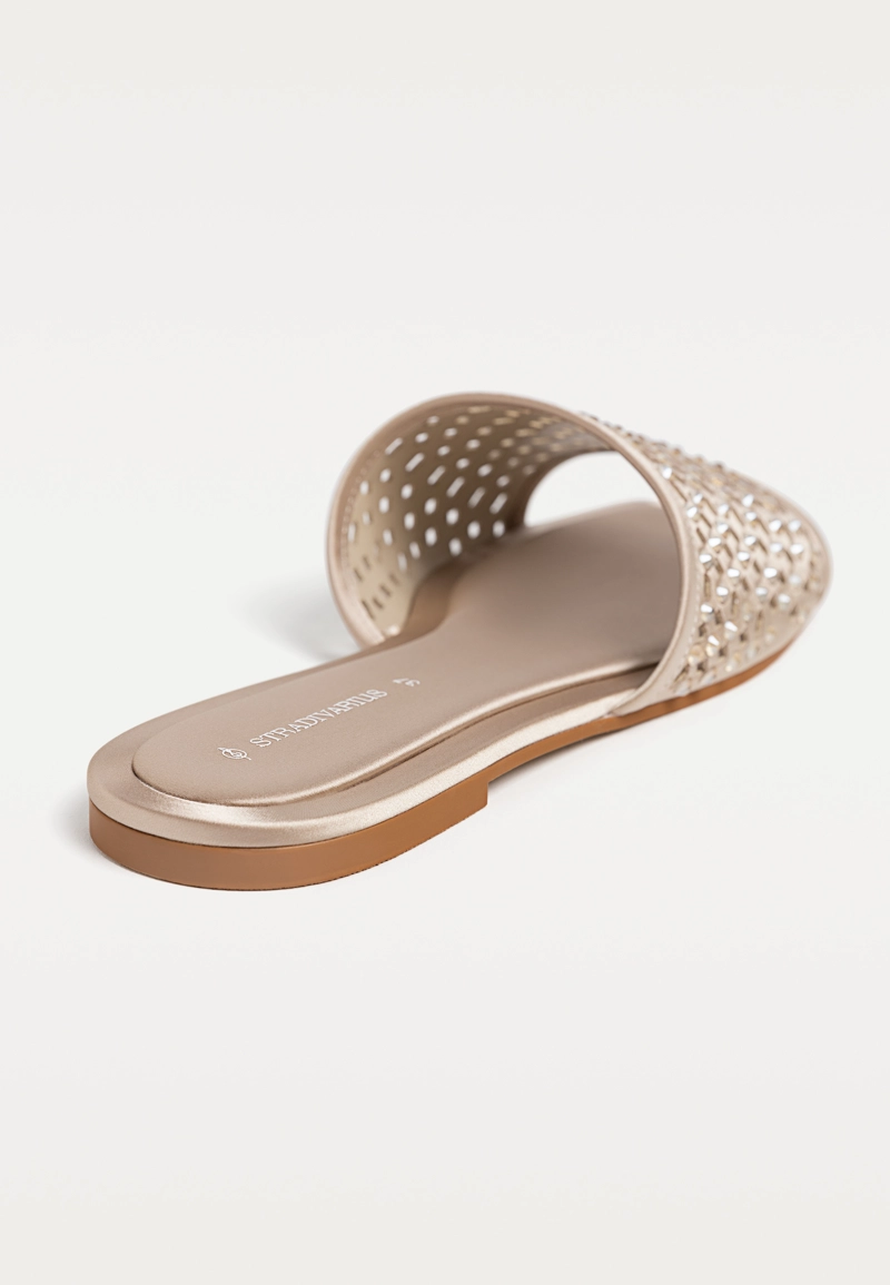 Босоножки со стразами