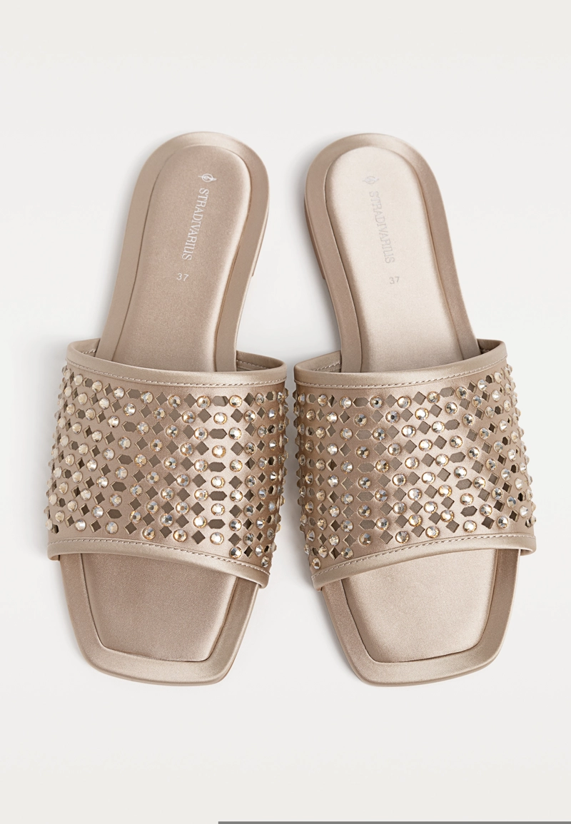 Босоножки со стразами