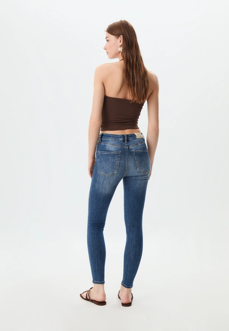 Джинсы скинни D07 с классической посадкой