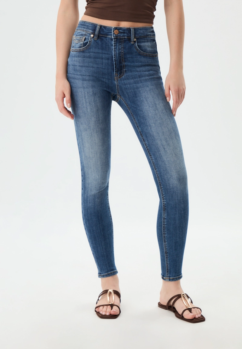 Джинсы скинни D07 с классической посадкой