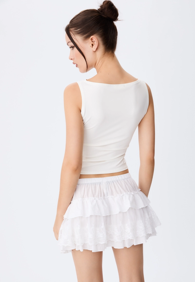 Футболка с вырезом “лодочка” без рукавов