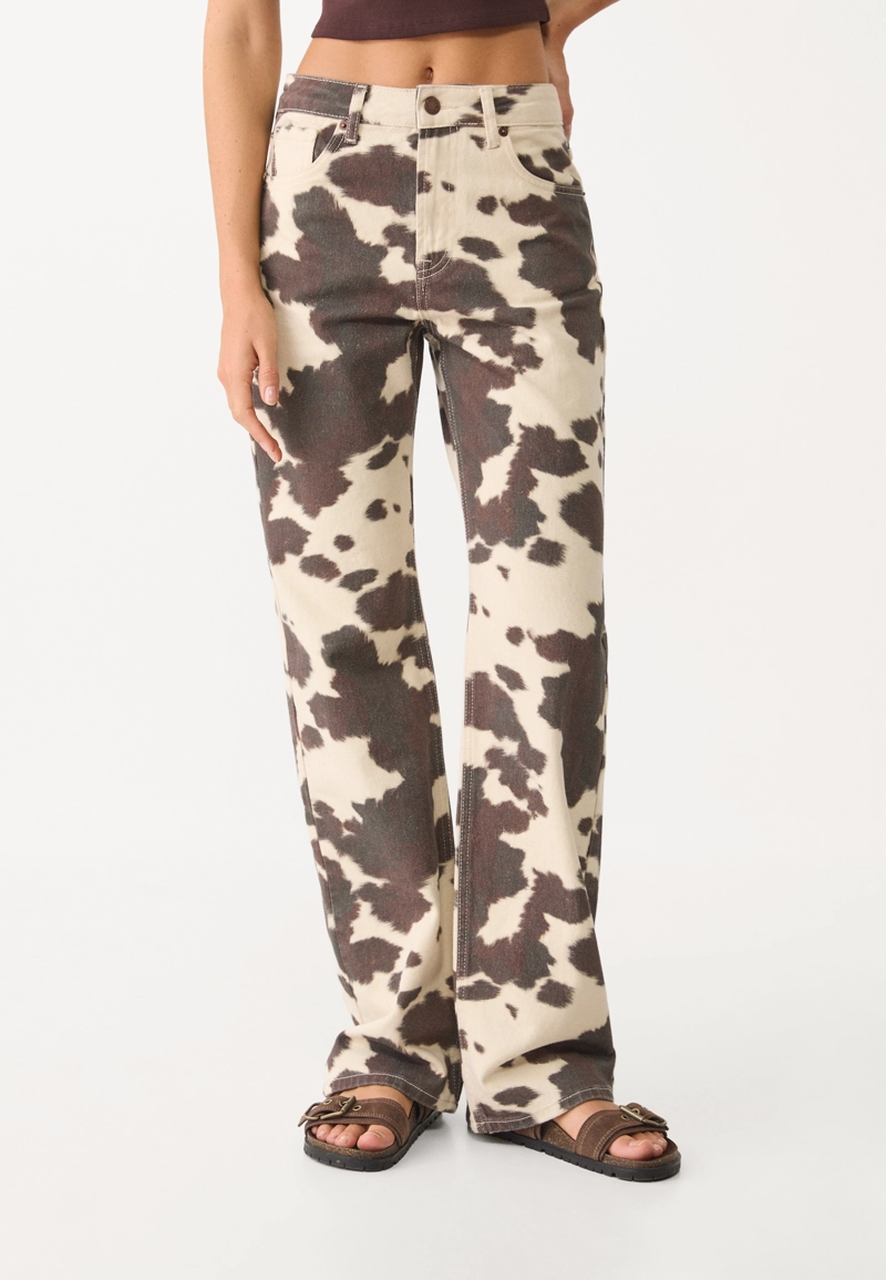 Широкие джинсы прямого кроя с анималистическим принтом