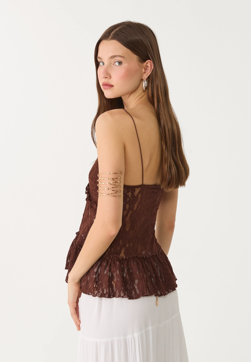 Топ на бретелях с кружевом