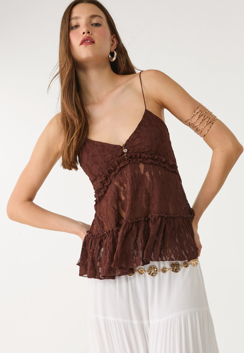 Топ на бретелях с кружевом