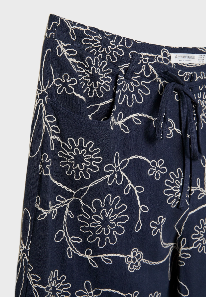 Брюки прямого кроя из смесового льна с вышивкой