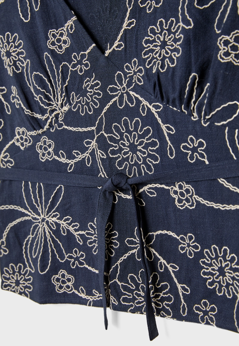 Топ из смесового льна с вышивкой