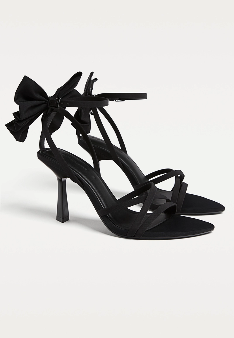 Босоножки на высоком каблуке с бантом