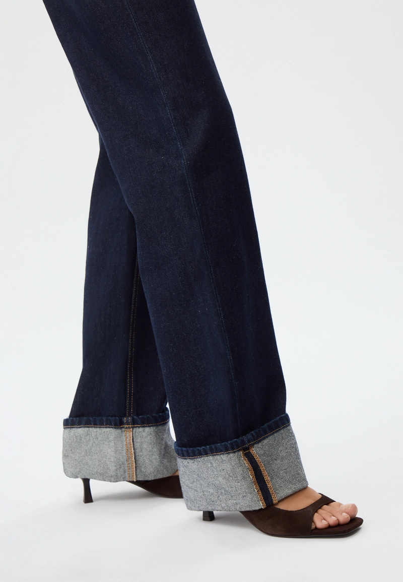 Джинсы прямого кроя