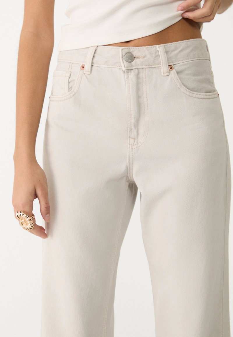 Джинсы прямого кроя