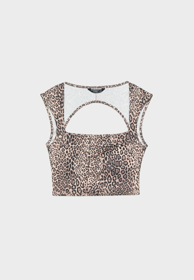 Укороченная футболка с вырезом сзади