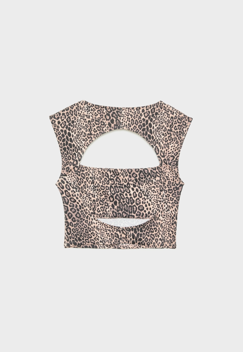 Укороченная футболка с вырезом сзади