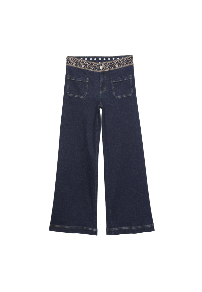 Минималистские джинсы с вышивкой