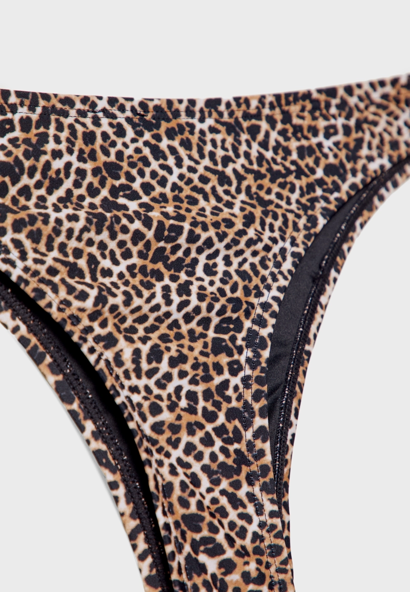 Плавки бикини кроя бразильяно