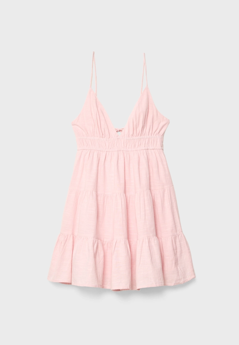 Короткое струящееся платье с завязками сзади