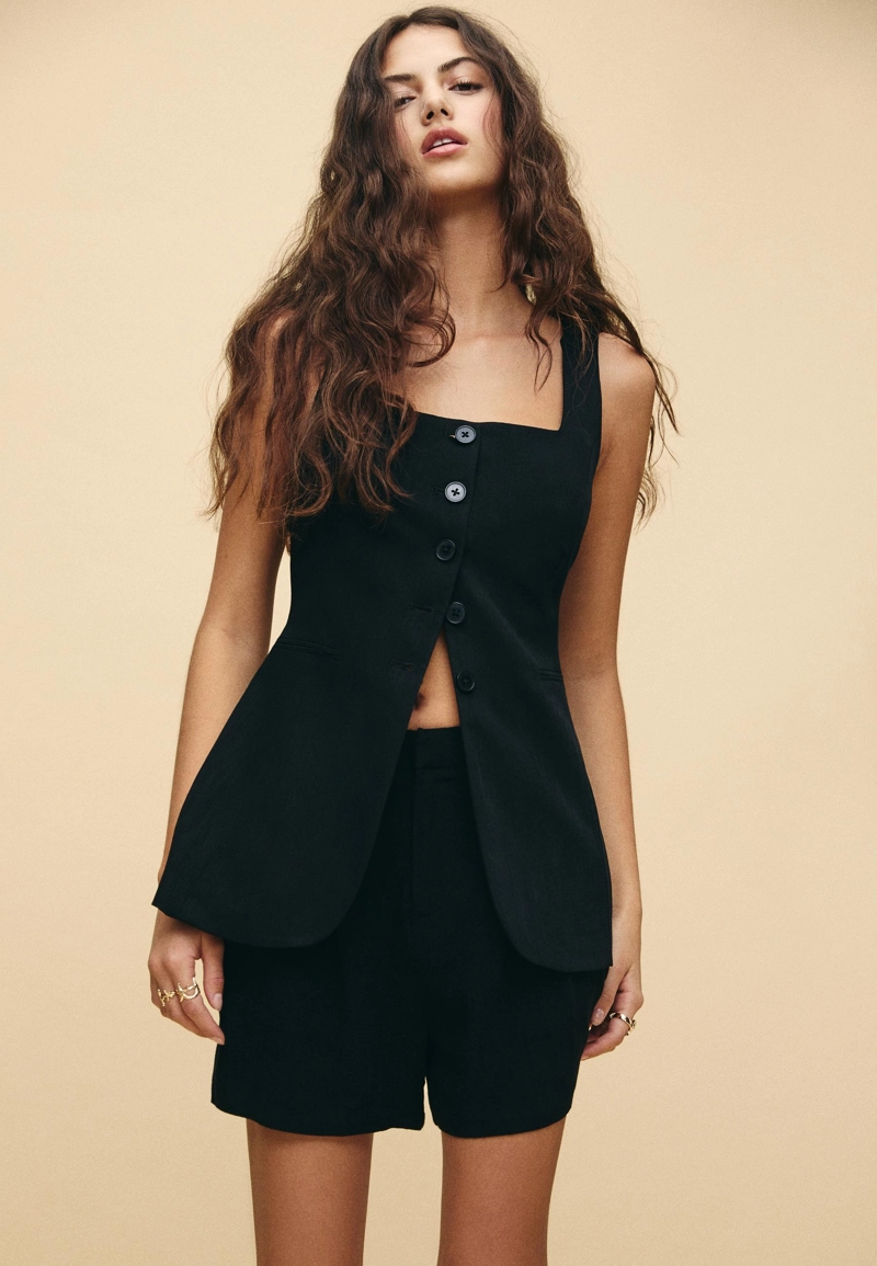 Жилет из струящейся рельефной ткани