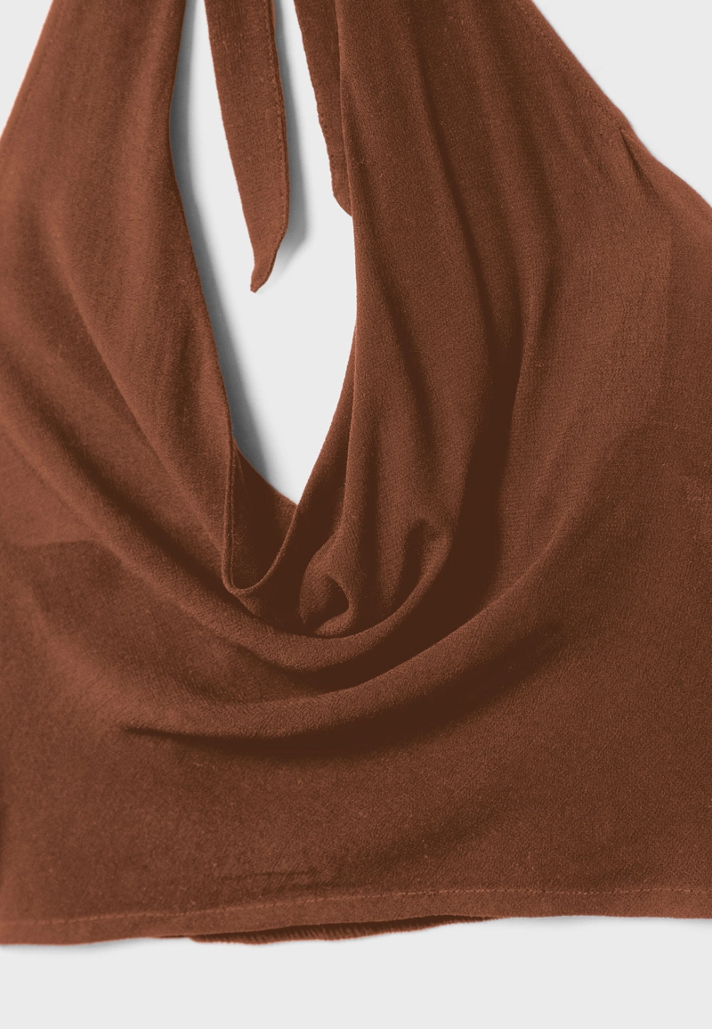 Струящийся топ с горловиной халтер