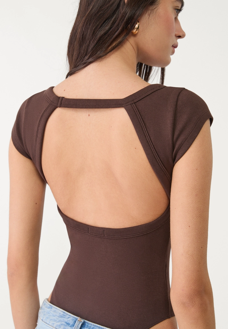 Базовое боди в рубчик с открытой спиной