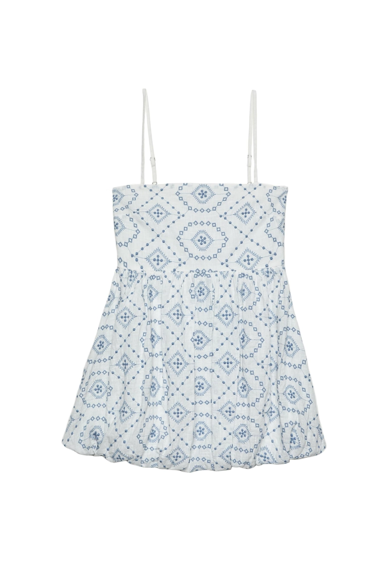 Короткое платье-баллон с вышивкой