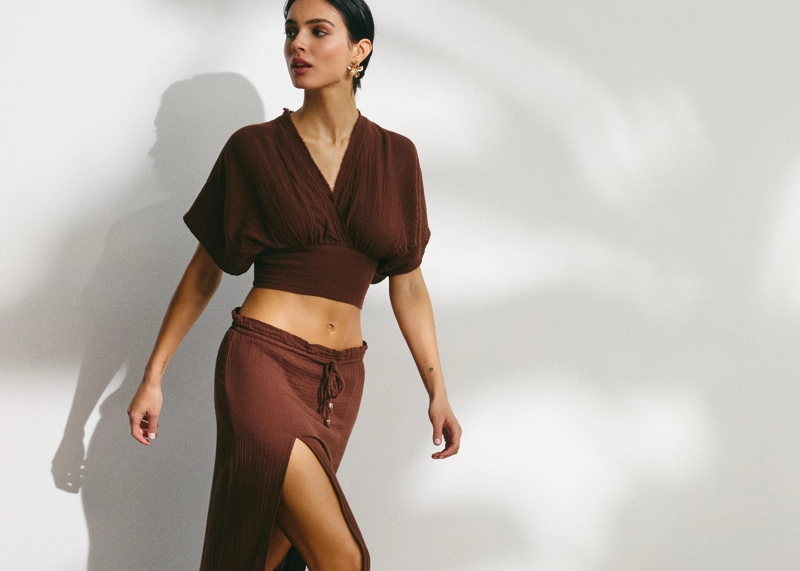 Укороченная блуза из хлопка с рукавами кимоно