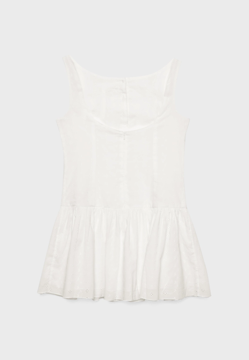 Короткое платье с вышивкой и пуговицами