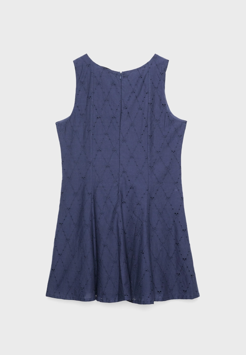 Короткое платье с вышивкой