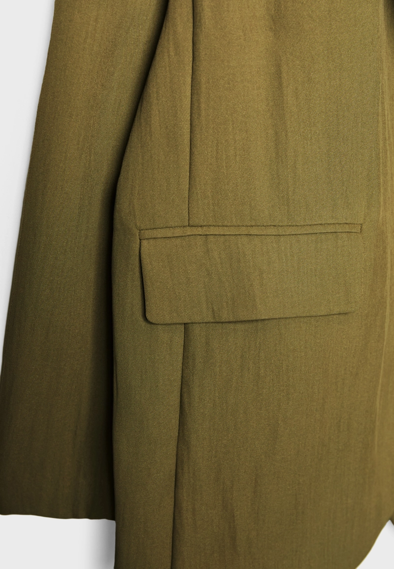 Пиджак классического кроя из жатой ткани