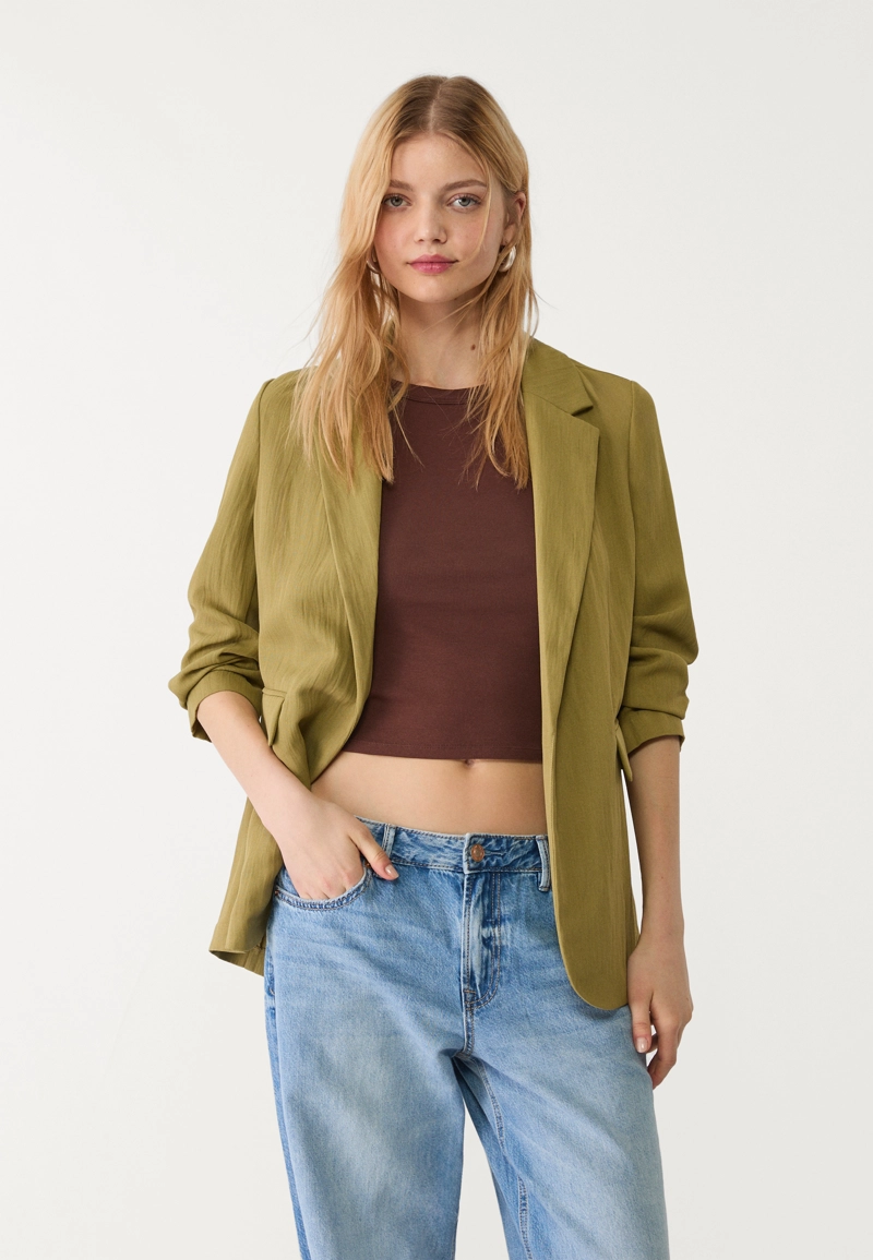 Пиджак классического кроя из жатой ткани