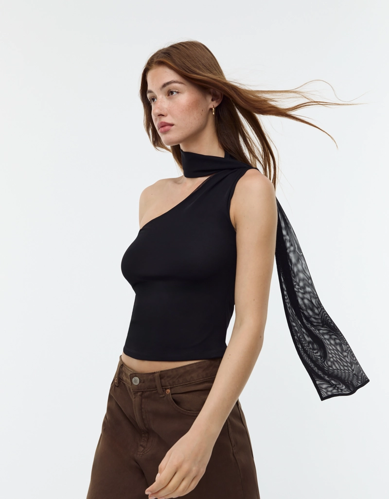 Топ из полупрозрачной ткани асимметричного кроя с шарфом