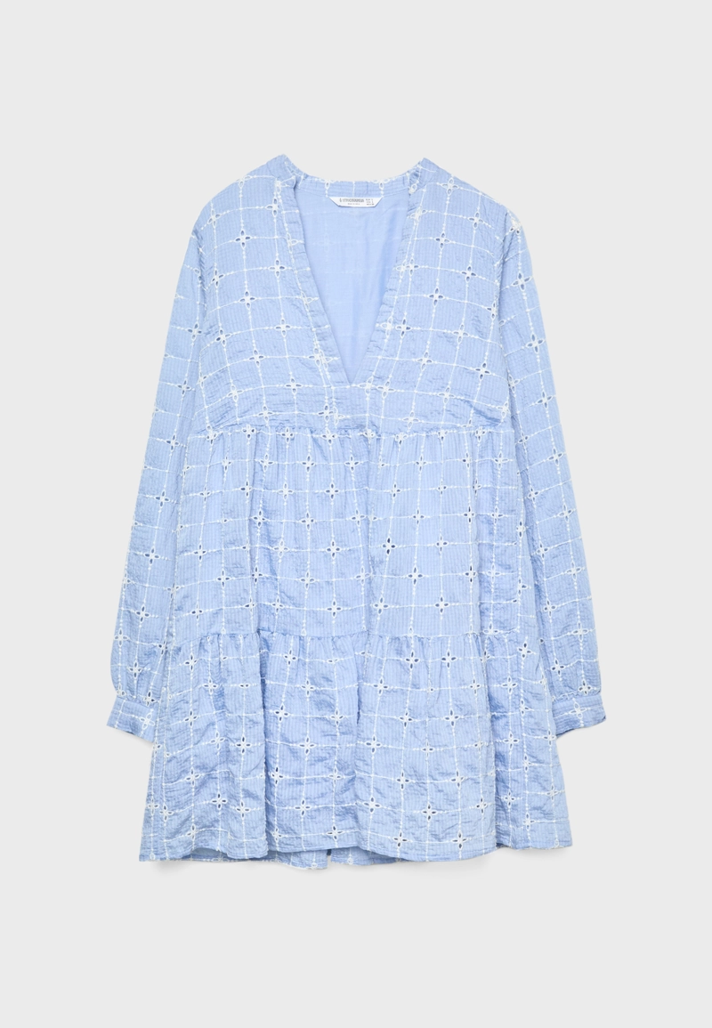 Короткое струящееся платье с вышивкой