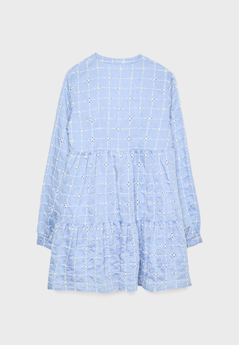 Короткое струящееся платье с вышивкой