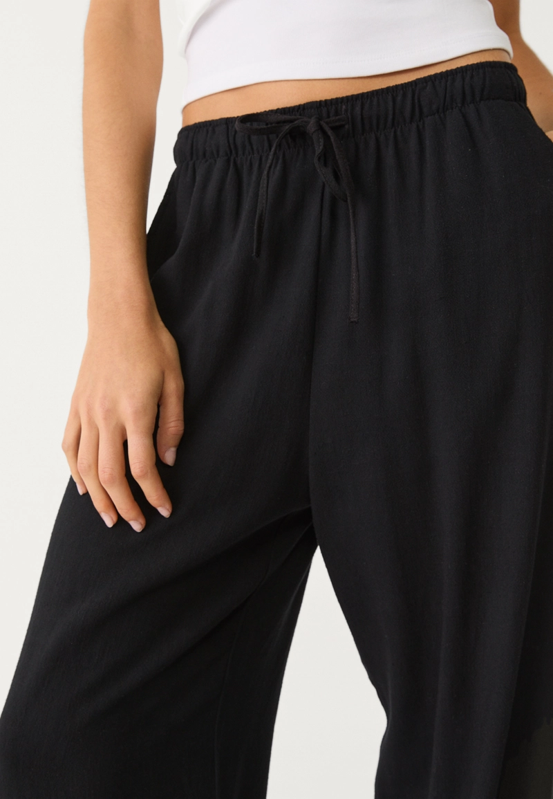 Брюки свободного кроя из смесового льна