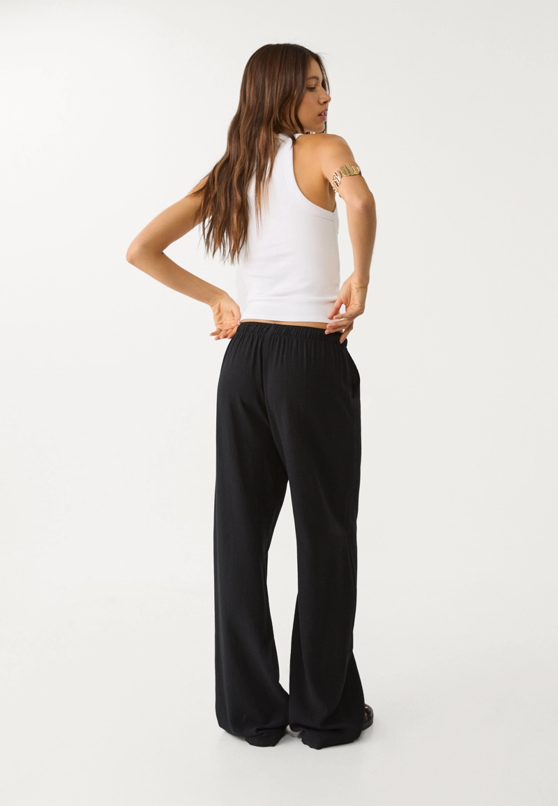 Брюки свободного кроя из смесового льна