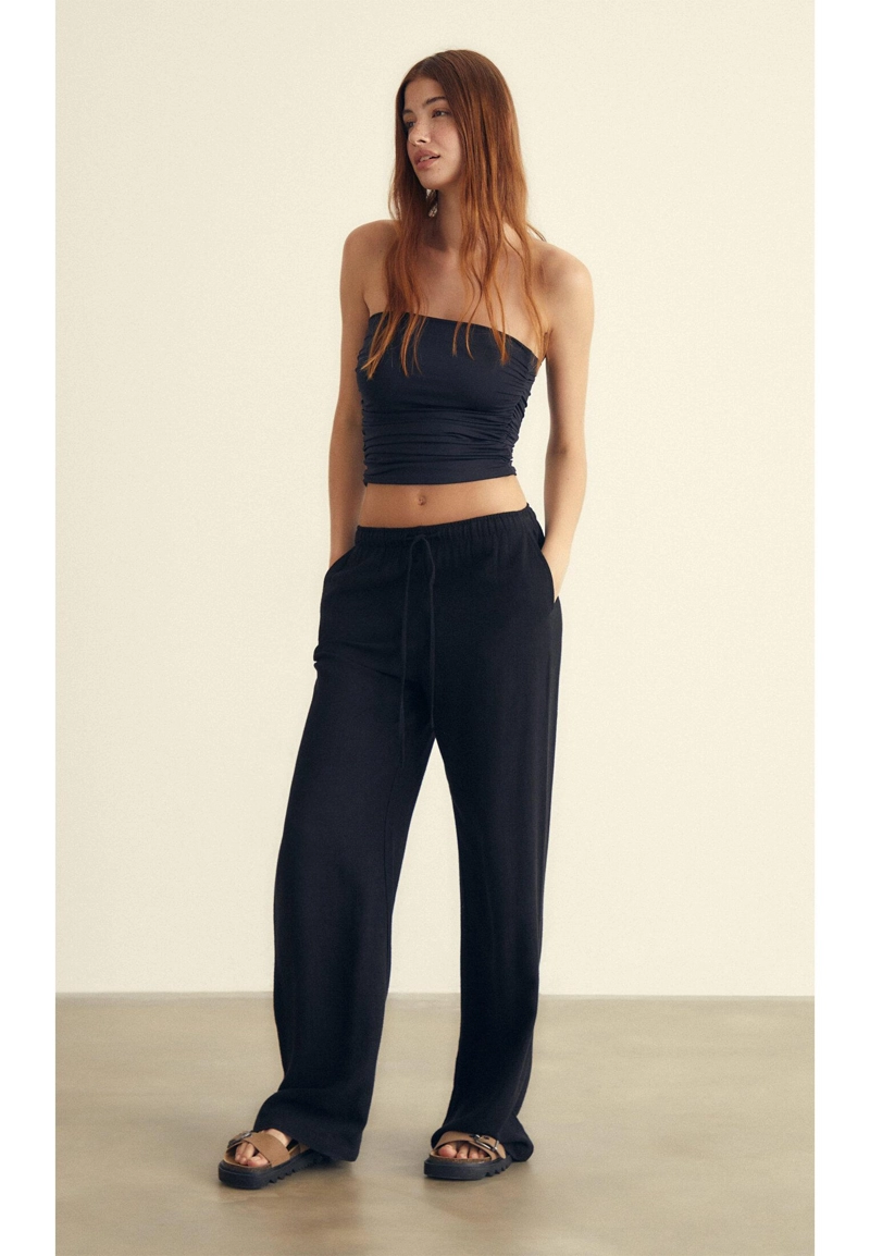 Брюки свободного кроя из смесового льна